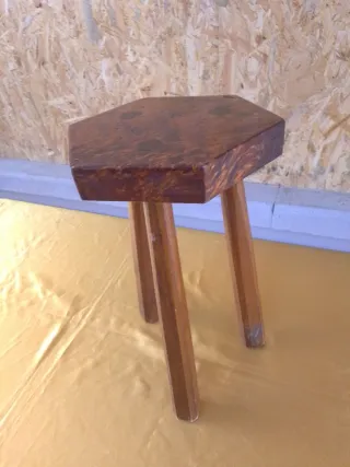Sgabello esagonale 3 gambe in legno massello