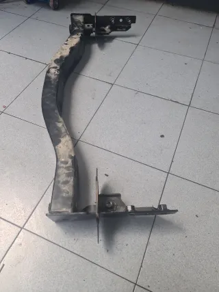 Traviesa  refuerzo trasero jeep renegade