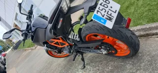 KTM Duke 125 2023 Negra/Naranja