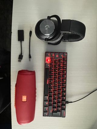 Pack Logitech: Cascos, Teclado y Altavoz