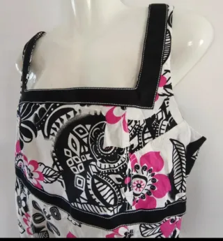 Vestido flores con remate negro