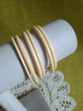 Braccialetti in osso vintage