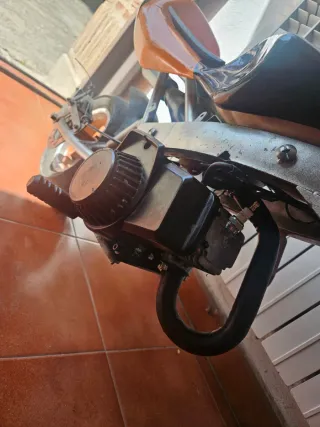 Mini Moto de Gasolina Negra y Naranja