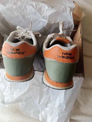 Zapatillas New Balance Verde y Naranja
