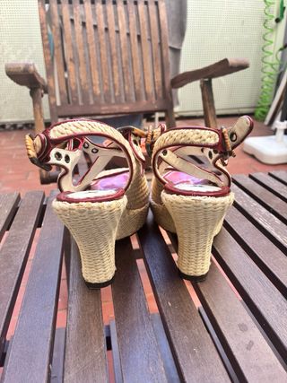 Cuñas T 36 Beige y Rojo muxart