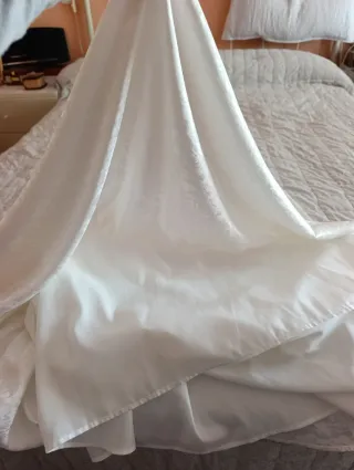 Vestido largo blanco de muaré