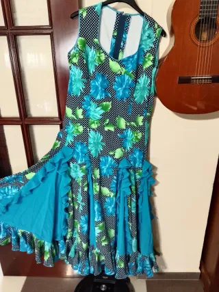 Traje de Gitana Negro con Lunares