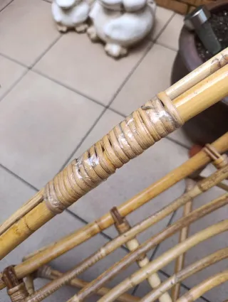 Sillón de bambú y ratán