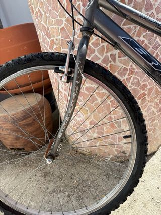 Bicicleta Montaña Naranja y Negra de niño