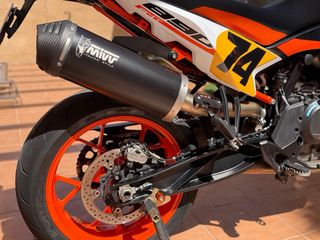 KTM 890 SMT Negra y Naranja