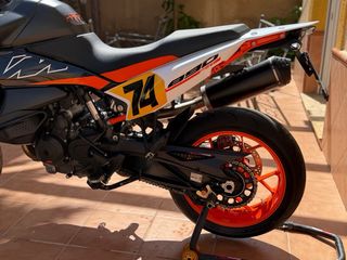 KTM 890 SMT Negra y Naranja