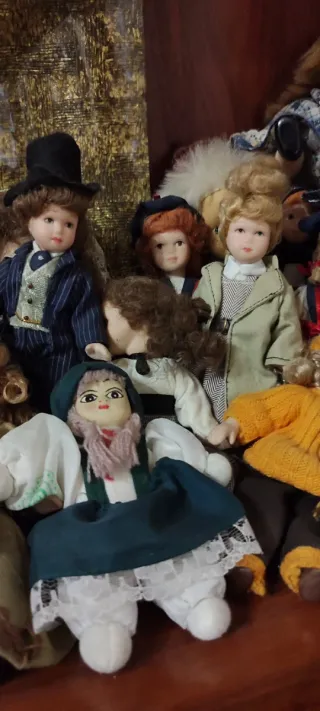 Collezione Bambole in Porcellana + Libri