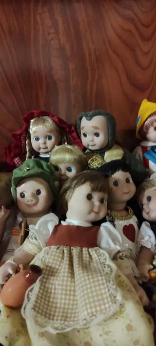 Collezione Bambole in Porcellana + Libri