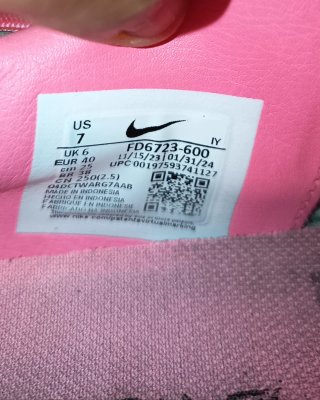 Zapatillas Nike Phantom GX II Talla 40 Rosa
