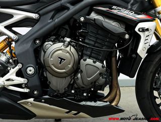 TRIUMPH SPEED TRIPLE 1200 RS