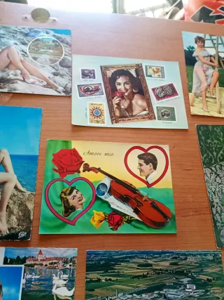 Cartoline vintage pin-up e paesaggi