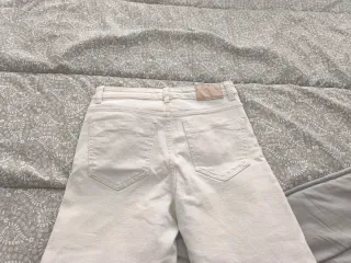 Pantalón vaquero Zara beige Talla M
