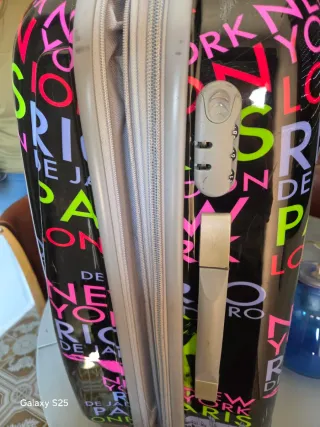 Maleta grande con diseño de ciudades