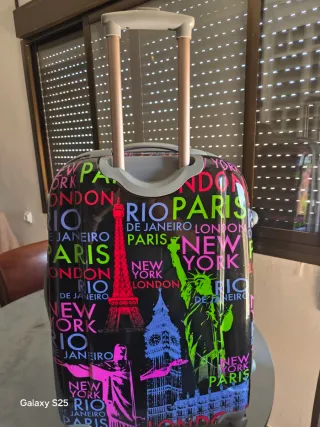 Maleta grande con diseño de ciudades