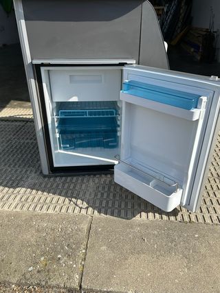 Nevera y mueble camper con fregadero