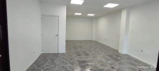 Bajo comercial en alquiler, tiene 45mtros y 10 de