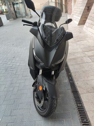 Yamaha X-Max 125