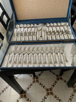 Cubertería Pantinox para 12 comensales
