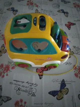 Coche de juguete interactivo