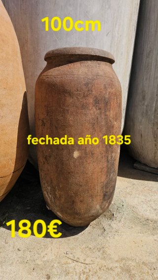 Tinajas cónicas antiguas