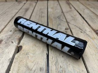 PROTECTOR MANILLAR RENTHAL NEGRO 240MM 1