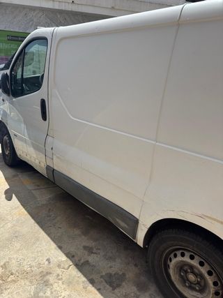 Opel Vivaro 2005, leer anuncio