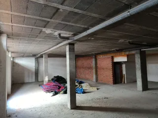 Local de 300 metros cuadrados en alquiler