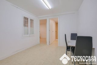 Local comercial en venta en Singuerlín - Can Franquesa - Les Oliveres en Santa Coloma de Gramanet