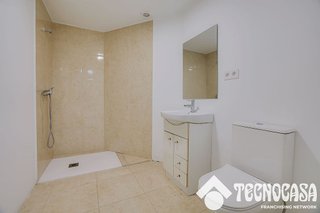 Local comercial en venta en Singuerlín - Can Franquesa - Les Oliveres en Santa Coloma de Gramanet