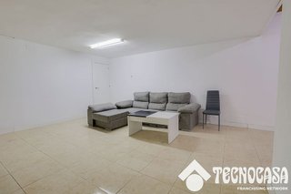 Local comercial en venta en Singuerlín - Can Franquesa - Les Oliveres en Santa Coloma de Gramanet