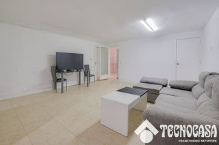 Local comercial en venta en Singuerlín - Can Franquesa - Les Oliveres en Santa Coloma de Gramanet