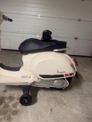 Moto Vespa Eléctrica Niños