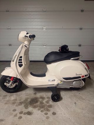 Moto Vespa Eléctrica Niños