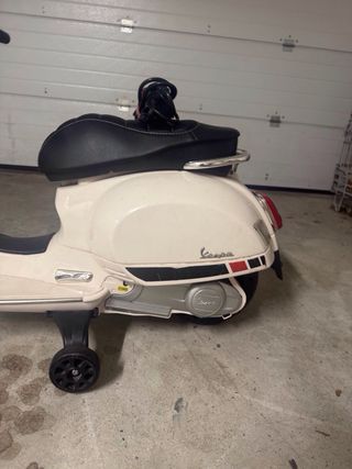 Moto Vespa Eléctrica Niños