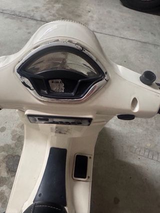 Moto Vespa Eléctrica Niños
