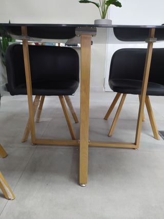 Mesa comedor cristal negro y 4 sillas