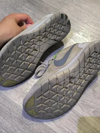 Zapatillas Nike free RN grises y verdes talla 38.5