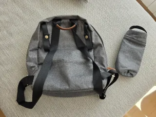 Mochila Uppababy Gris con portabebidas