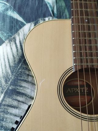 Guitarra Yamaha APXT2