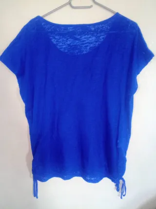 Camiseta azul eléctrico semi transparente Talla L