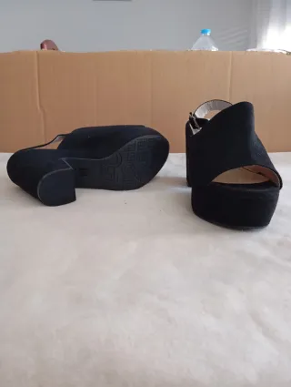 Zapatos de tacón negros
