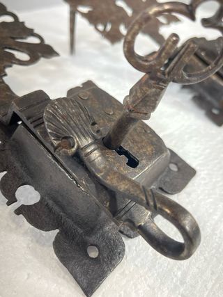 Pareja cerraduras arca hierro forjado