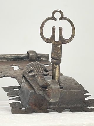 Pareja cerraduras arca hierro forjado