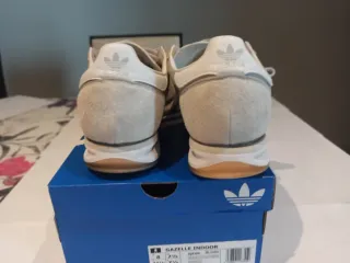 Zapatillas Adidas Originales Beige y Blancas