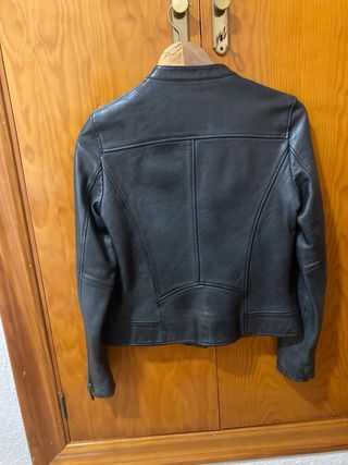 Massimo Dutti. Cuero